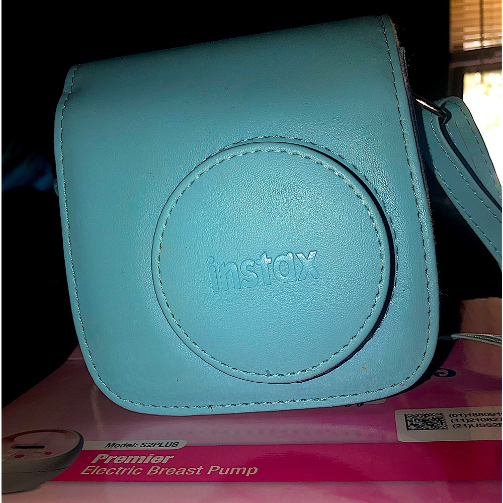 Used like brand new. Needs film.